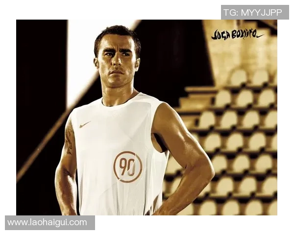 足球明星穿着背心的时尚风采与运动魅力展示